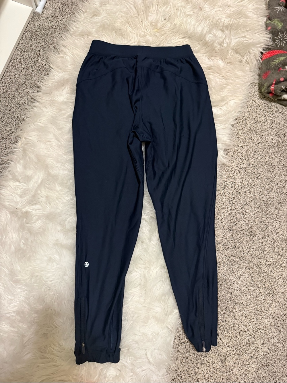 lululemon' Navy Athletic Jogger Pants 6